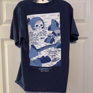 Lurking glass graphic tee